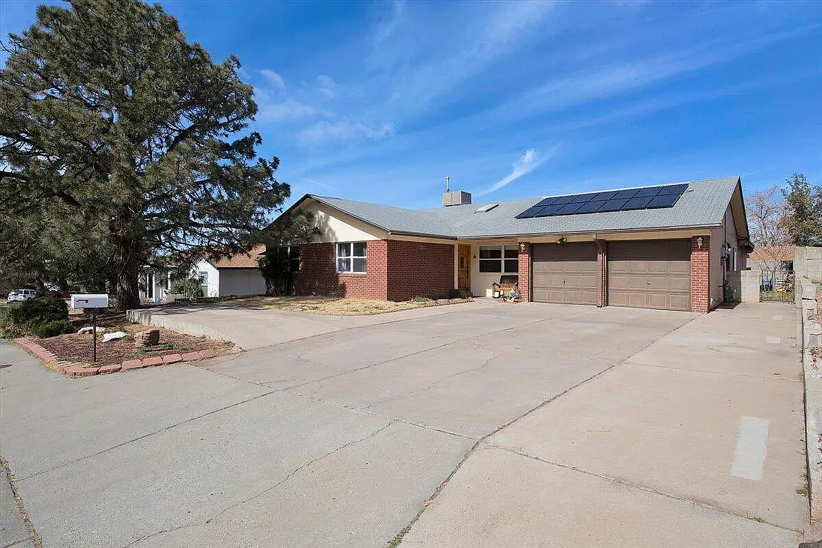 Building Photo - 11801 Tracy Ct NE