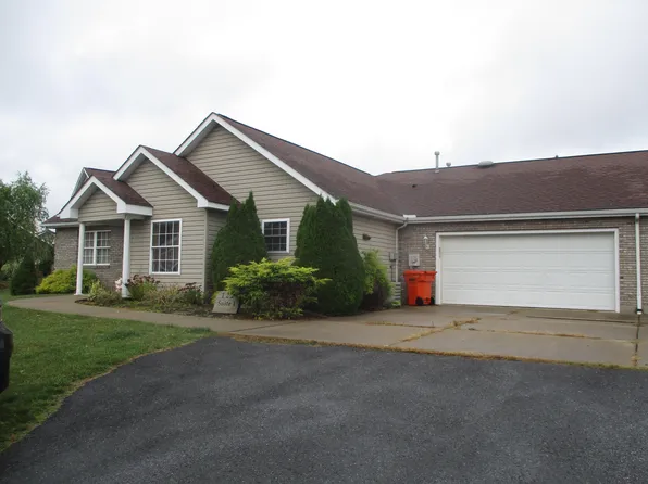 122 Columbus Dr, Punxsutawney, PA 15767