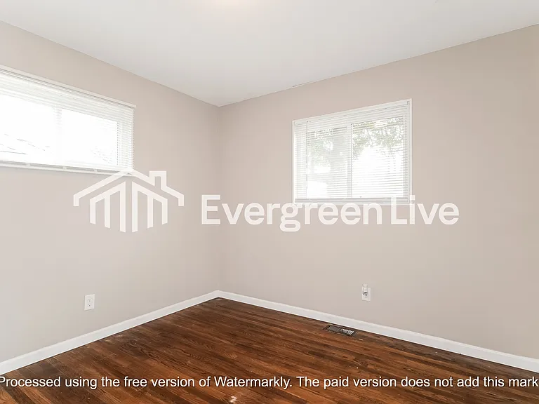 1070 Ozment Dr — Photo 12