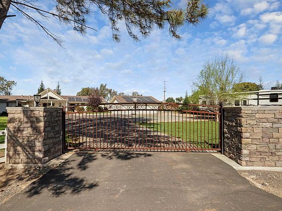 5th image of 2539 E Woodson Rd