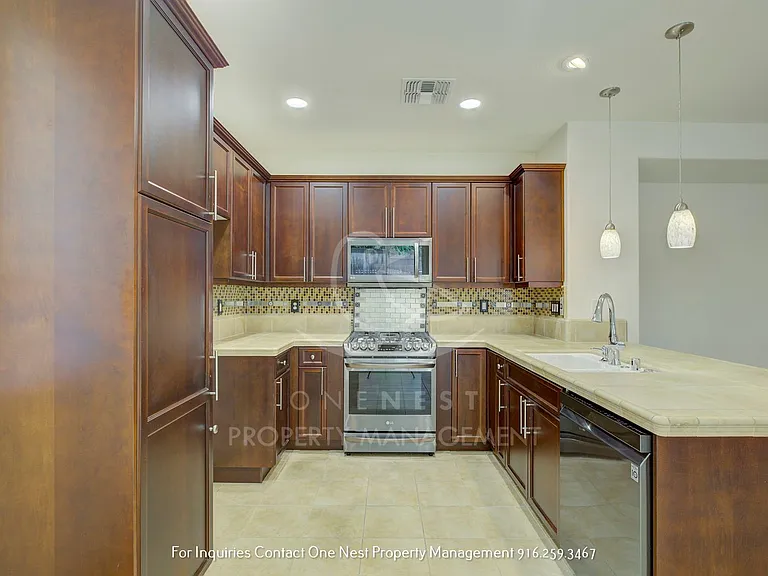 1392 Impressionist Loop — Photo 12