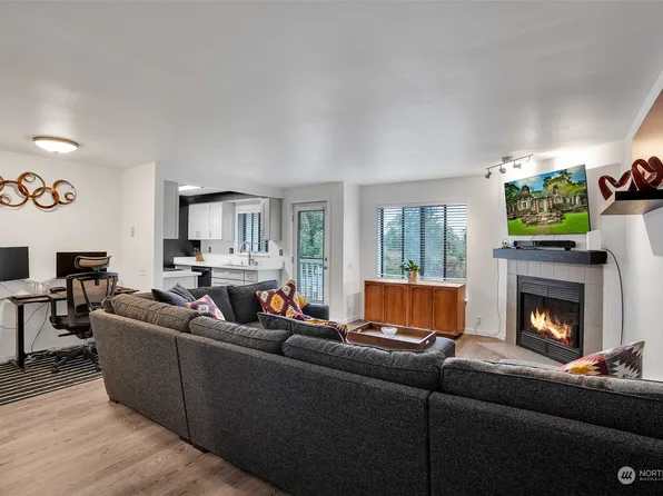 29645 18TH Avenue S #E303, Federal Way, WA 98003