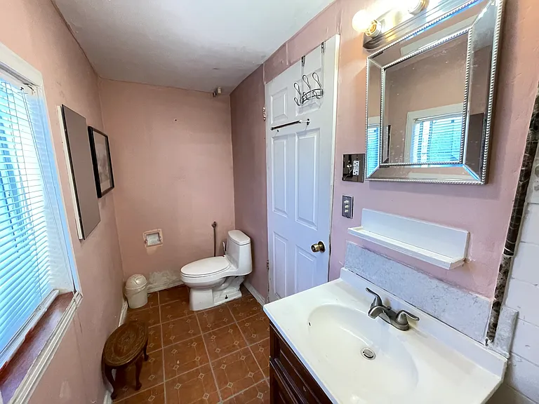 7908 Corbin Ave #A — Photo 14