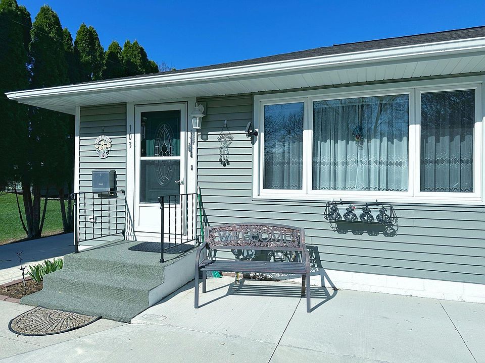 103 Spring St, Decorah, IA 52101 Zillow