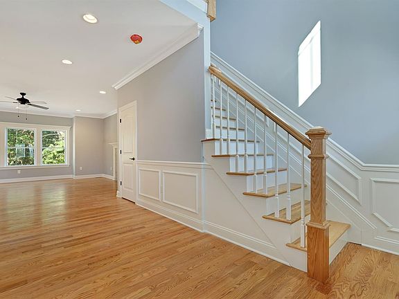 4th image of 248 Alabama Ave
