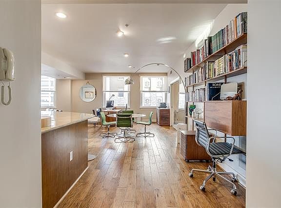 3rd image of 411 W 7th St APT 806