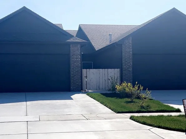 16343-16345 W Lynndale St, Goddard, KS 67052