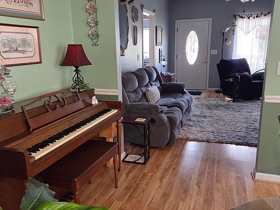 2nd image of 7565 Spencer Ln