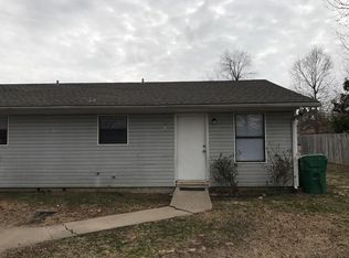 303 Robert Cir #A, Springdale, AR 72764