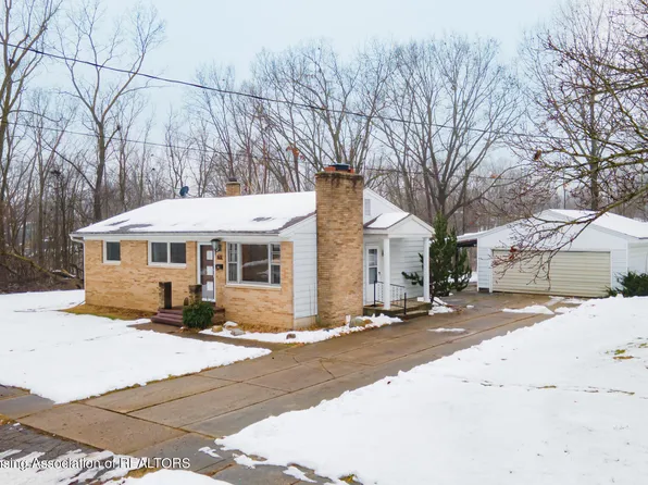 612 Schoolcraft St, Grand Ledge, MI 48837