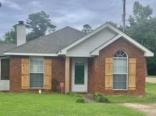 1001 Red Oak Dr, Brandon, MS 39042