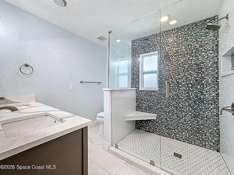 1707 Shore Dr — Photo 5