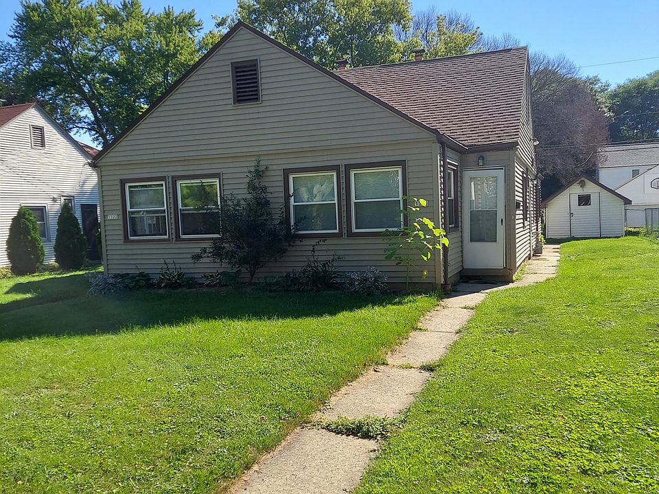 Right side is for rent.