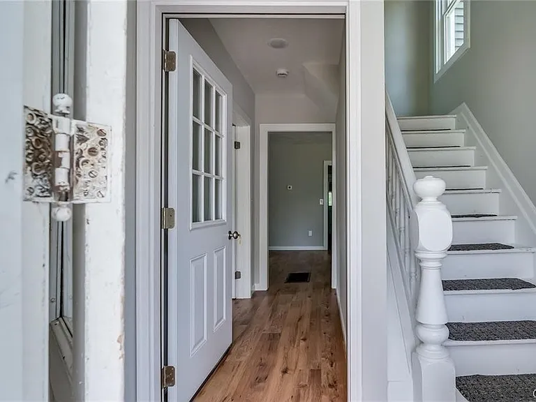 125 N Hamilton St — Photo 2