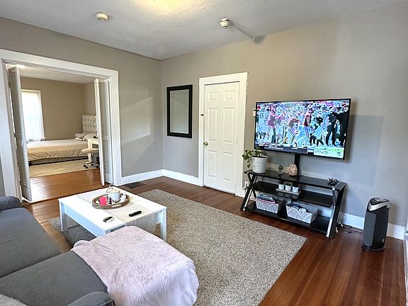 4th image of 51 River St #4