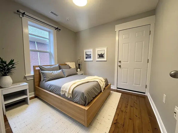 109 Spadina Ave #2, Hamilton, ON L8M 2X4