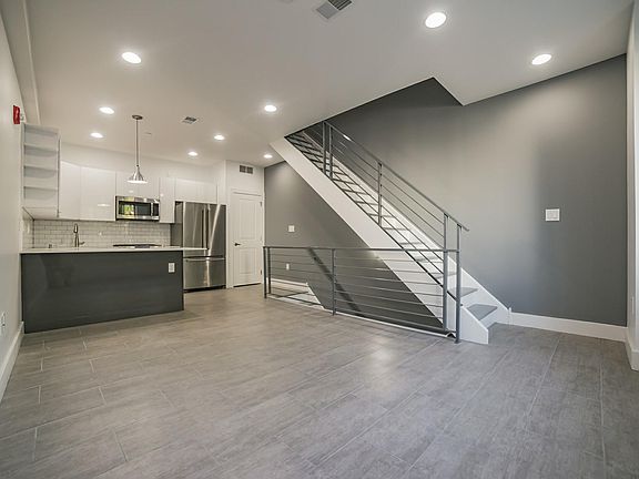 2nd image of 1430 Germantown Ave APT 2