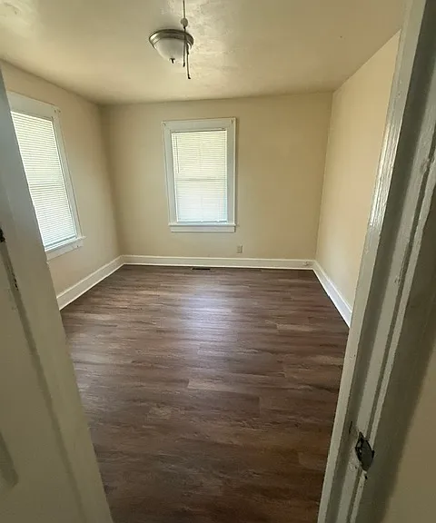 923 Hatton St — Photo 5