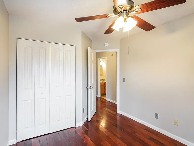 301 Hunters Chase Dr — Photo 14