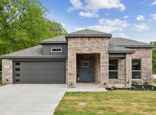 704 Crenshaw St, Terrell, TX 75160