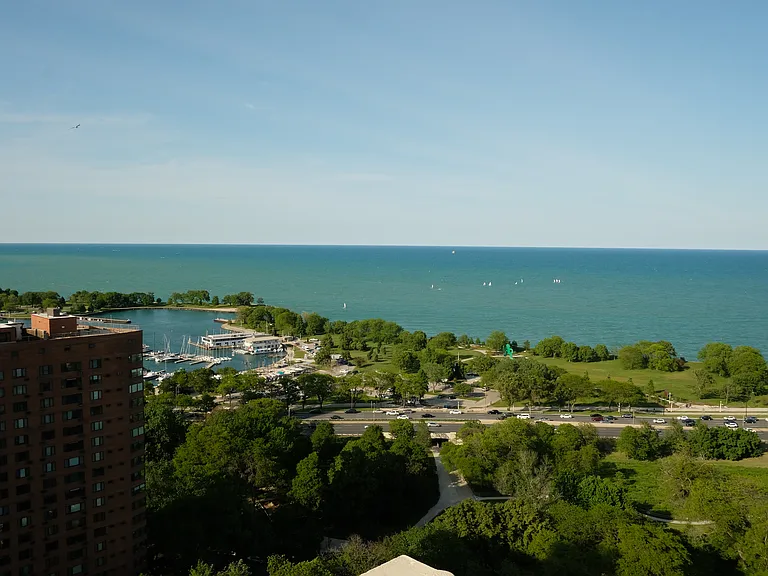 336 W Wellington Ave #604 — Photo 4