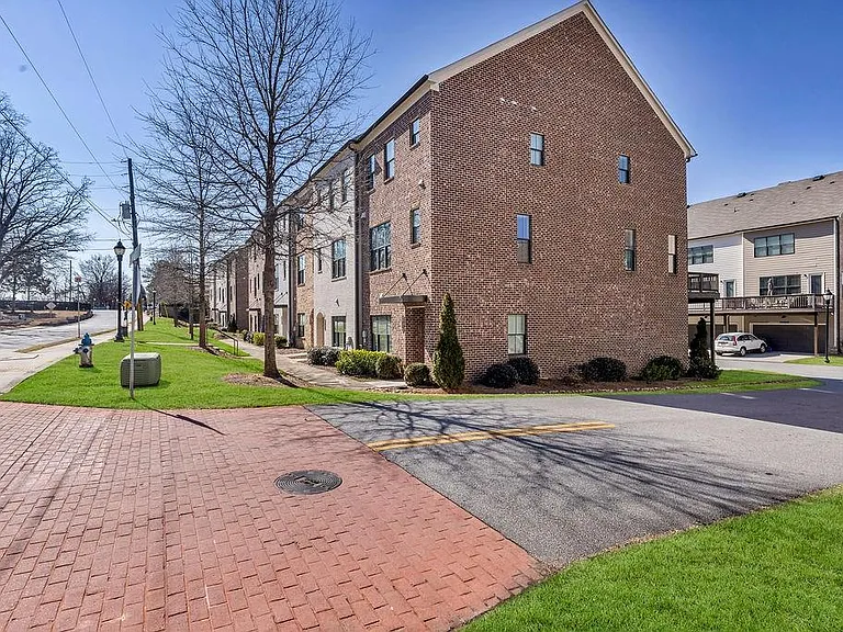 2761 Bell Dr SE — Photo 22