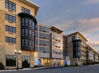 340 Old River Rd #1B-1BA-853SQFT, Edgewater, NJ 07020