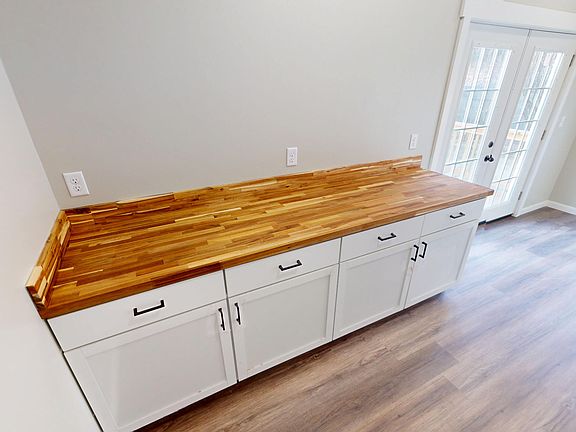 5th image of 1106 New Columbia Rd