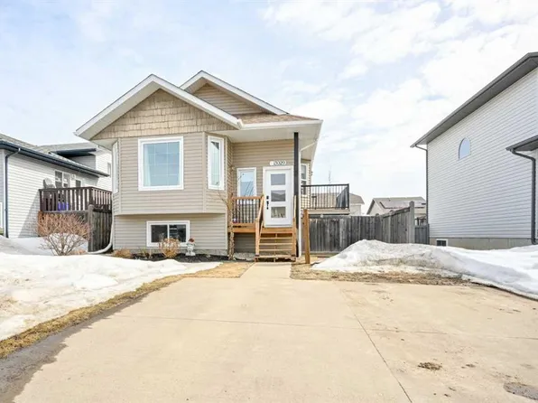 13029 W 90th St, Grande Prairie, AB T8X 0A9