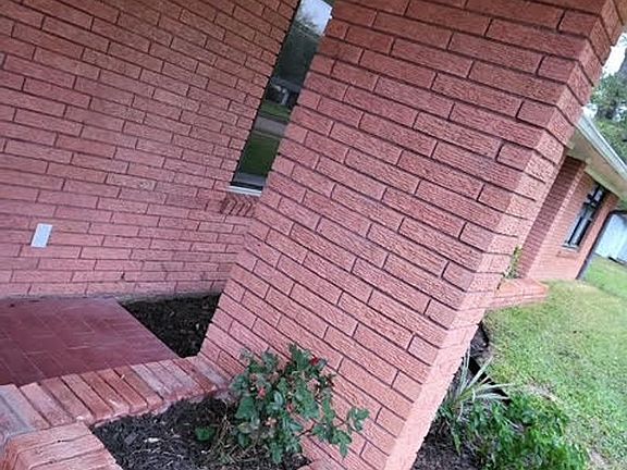 3rd image of 1017 Oak Dr