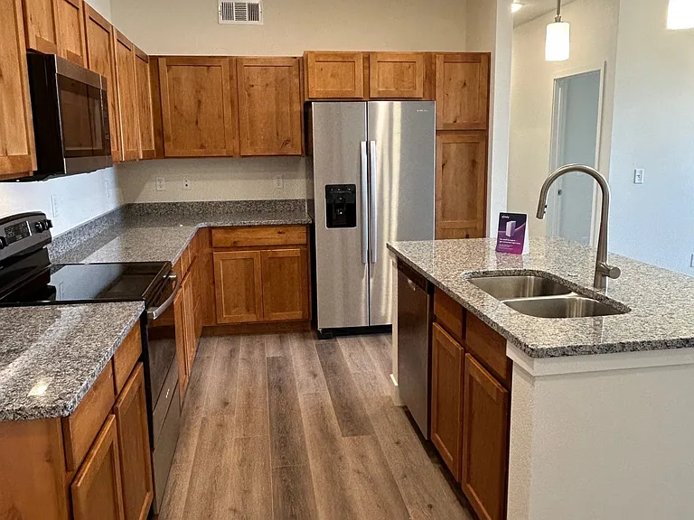 The Overlook Apartments — Photo 33