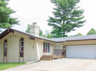 9610 Forest Ave, Clive, IA 50325