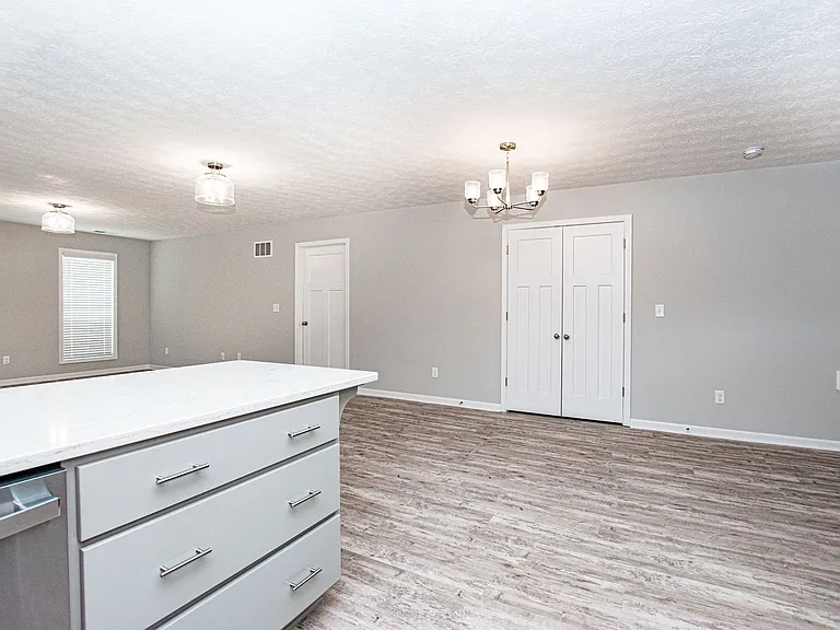 500 Eagle Pointe Dr — Photo 15
