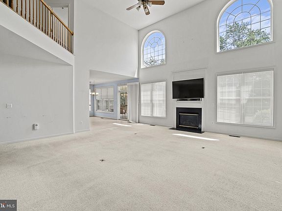 4th image of 464 Kearns Dr