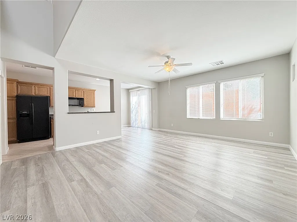 3 bed, 2.5 bath, 1526 sqft, $2,200 — Photo 3
