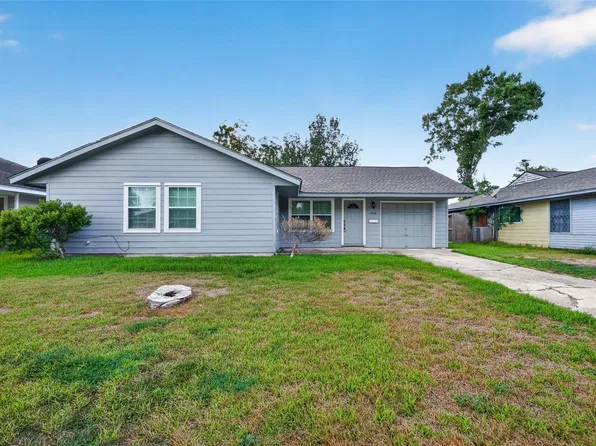 1806 Thelma Ln, Pasadena, TX 77502