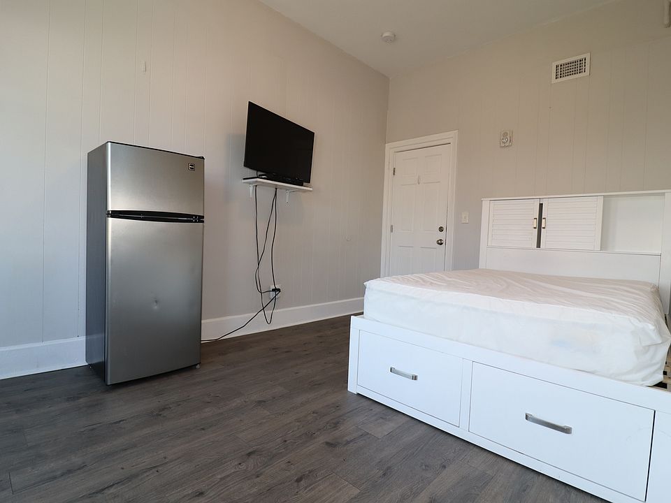 1st image of 44 South St #3