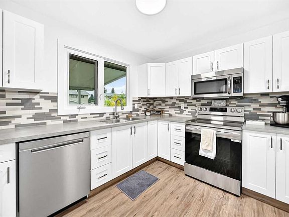 5th image of 30 SW Welliver St