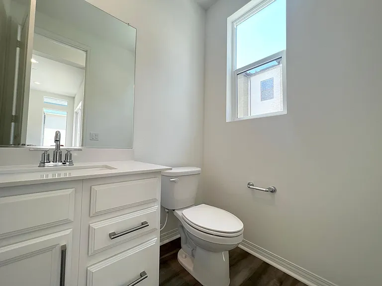 207 Merit — Photo 28