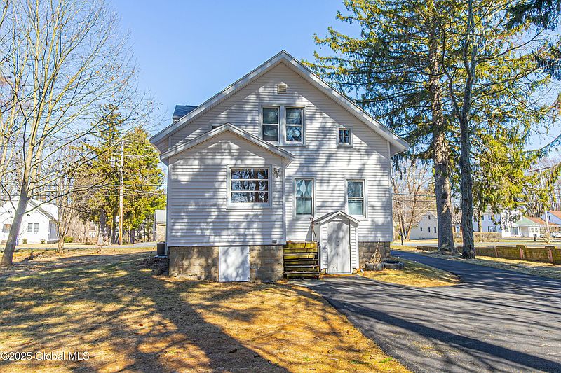 4th image of 216 Consaul Road