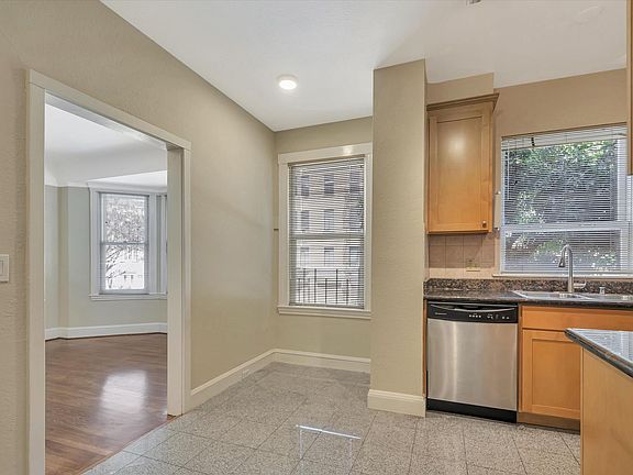 4th image of 3201 Gough St APT 101