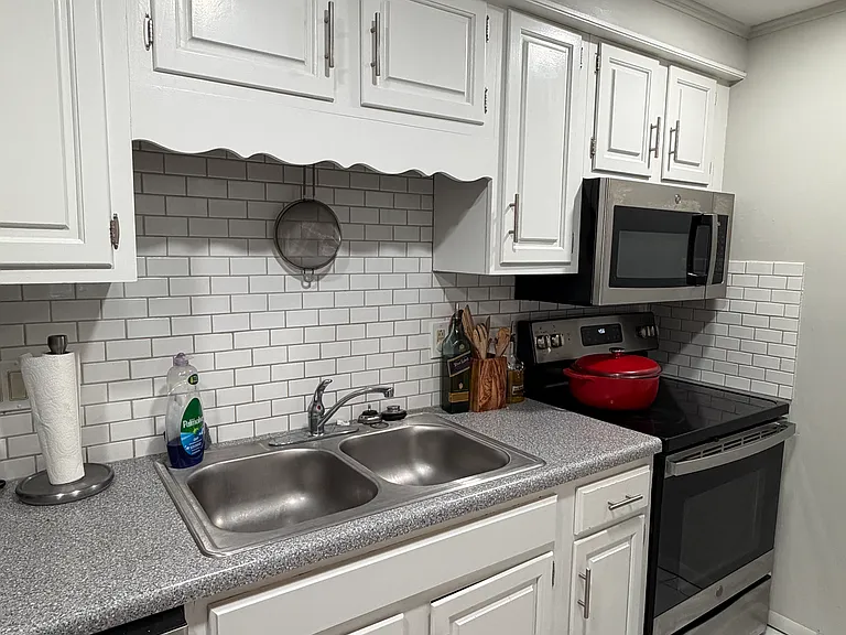updated kitchen and new appliances