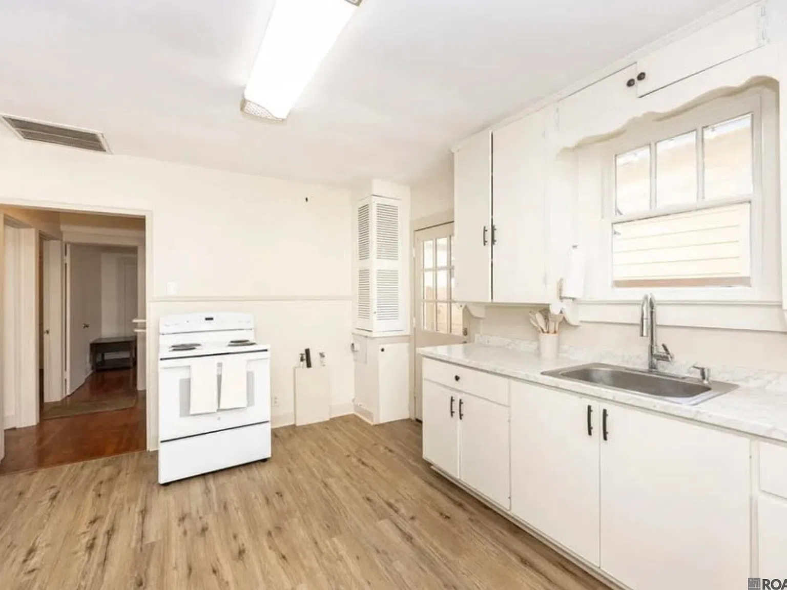 2 bed, 700 sqft, $1,350 — Photo 3