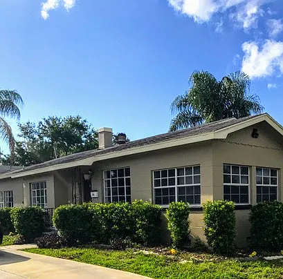Quaint 4 Bed/ 2 Bath Duplex in NORTH St. Pete — Photo 1
