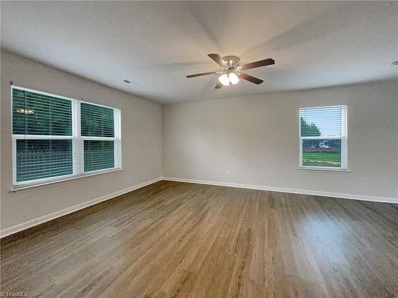 3rd image of 214 Florida Dr