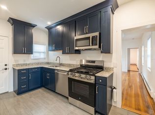11 Pearl St #A, Salem, MA 01970