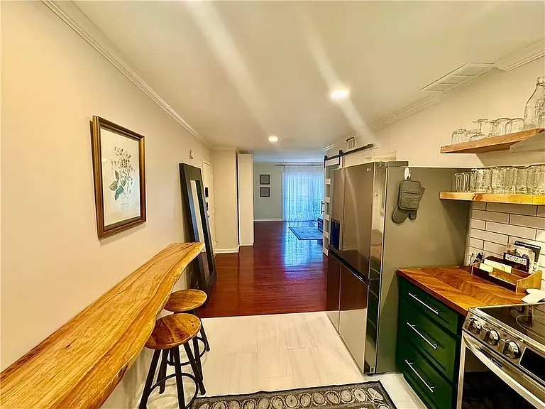 1230 Woodland Ave NE #4 — Photo 12