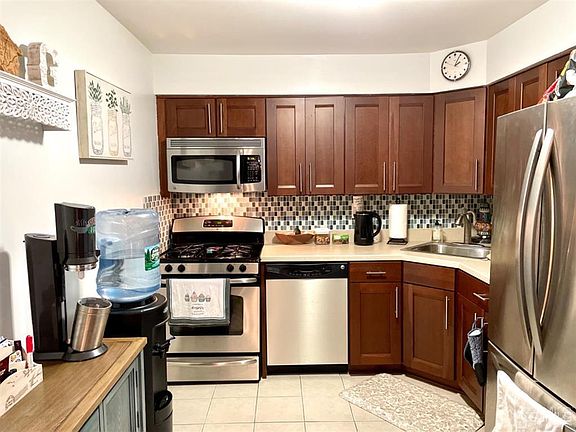 5th image of 165 Essex Ave APT 504