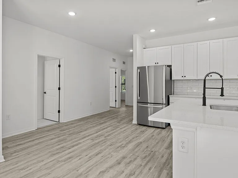 548 Knapp St — Photo 53