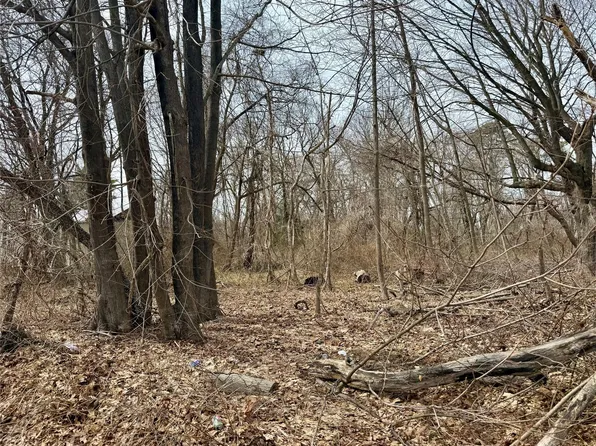 10 Pine Street, Wyandanch, NY 11798